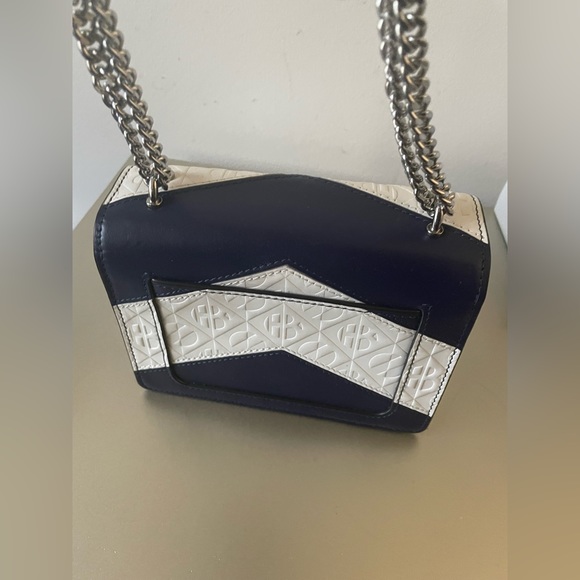 NWOT Navy and white leather crossbody bag with silver chain strap and hardware! - Picture 2 of 6